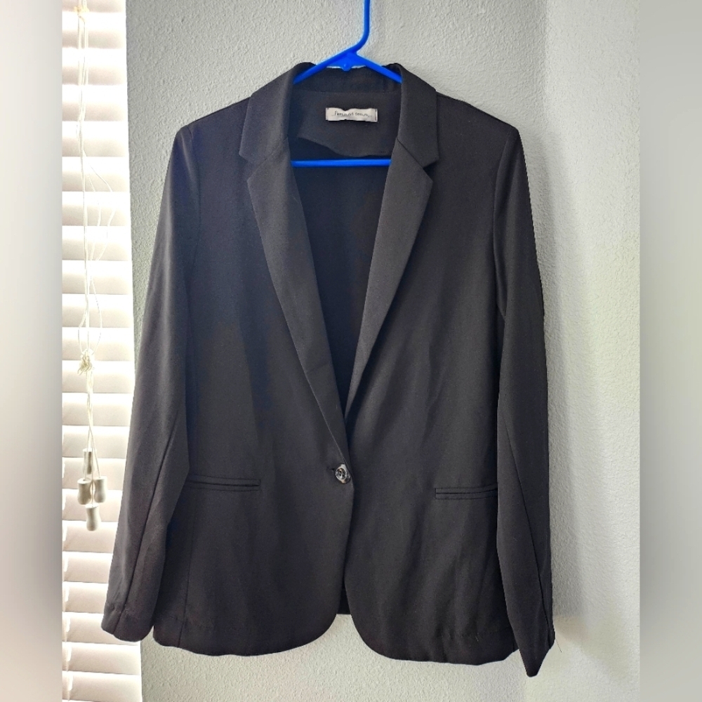 Feelings Sound Women's Black Single Breasted Casual Made in Italy Blazer Size M.